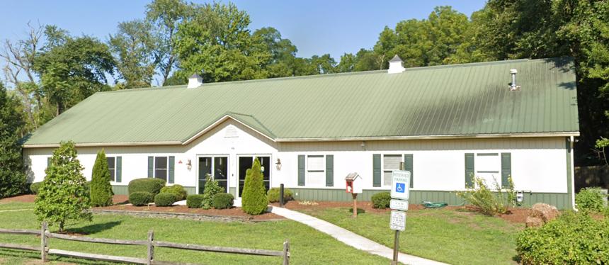 Image of the welcome center located at the front of PAWS Farm Educational Center